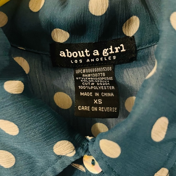 Juniors Button Down Top - XS - Picture 2 of 3